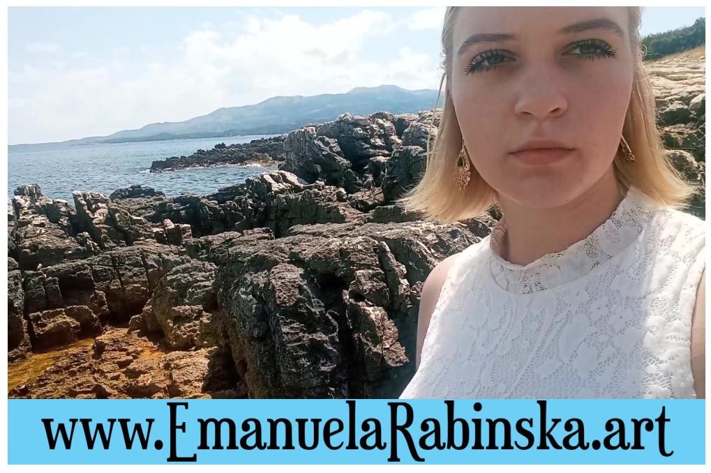 Songwriterka Emanuela Rabińska na fotografii do teledysku do utworu "Les papillons".